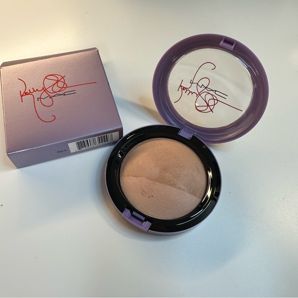 MAC Cosmetics x Kelly Osbourne Limited Edition Highlighter BNIB New Mineral